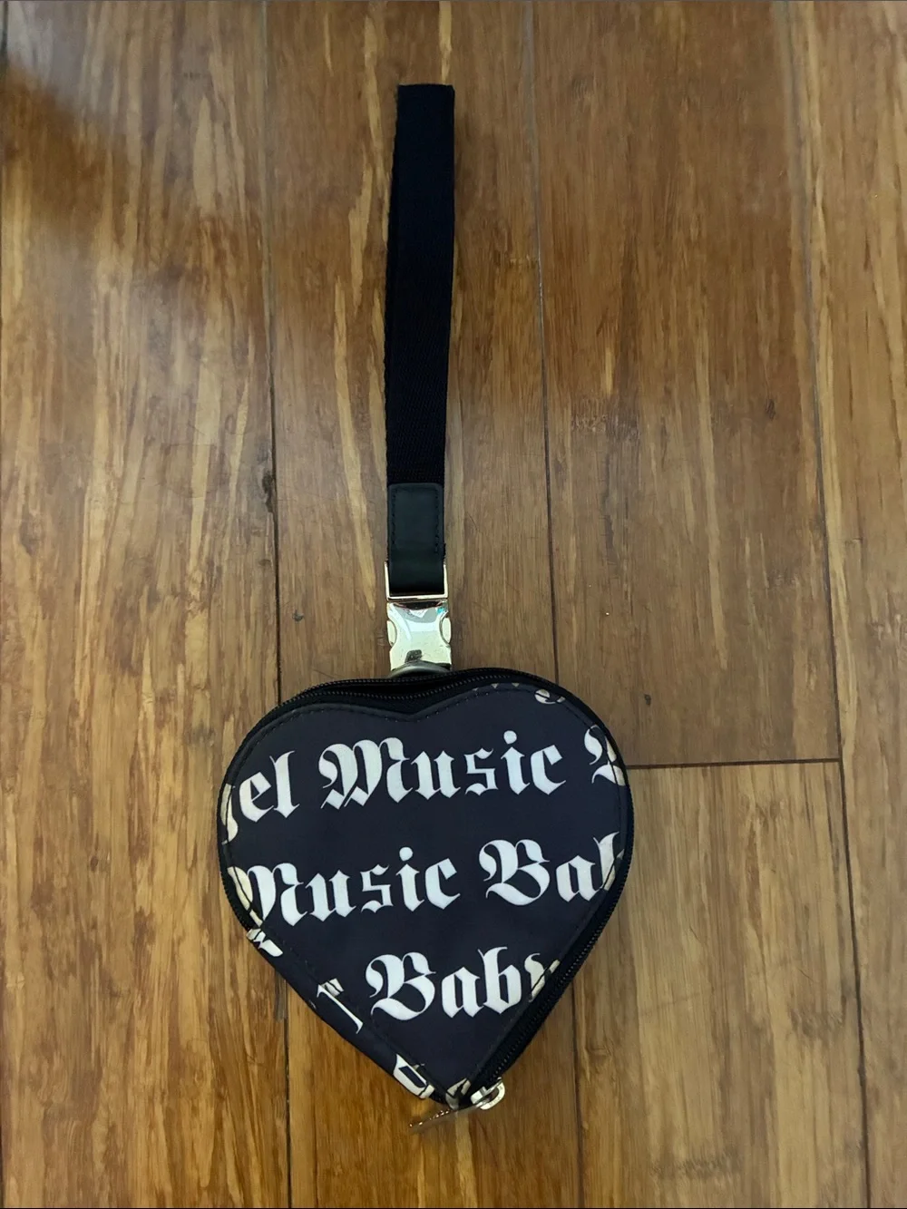 LeSportsac LAMB Vintage Black Heart Wristlet Love Angel Music Baby coin purse